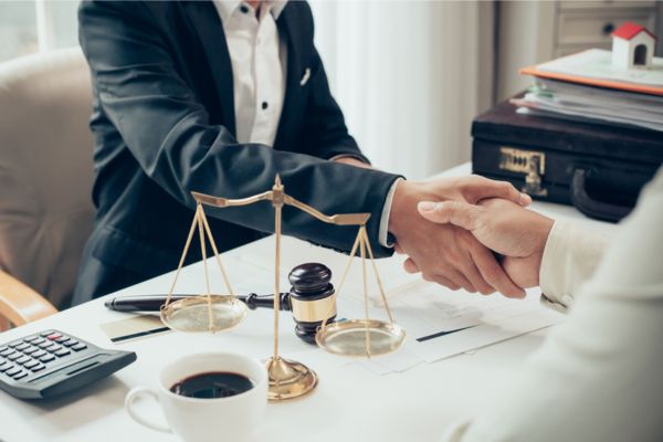 ủy quyền đại diện tố tụng