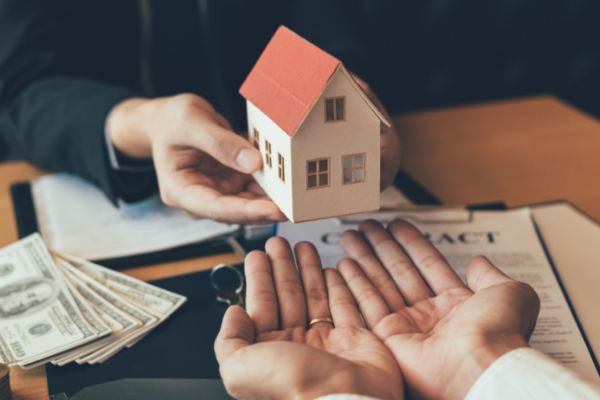 sử dụng dịch vụ sổ đỏ