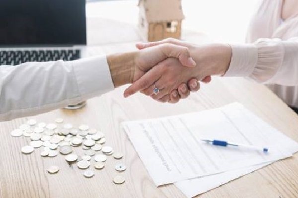 cha mẹ cho tiền mua nhà