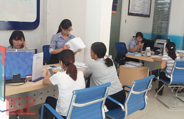 Đứng tên sổ đỏ vợ chồng