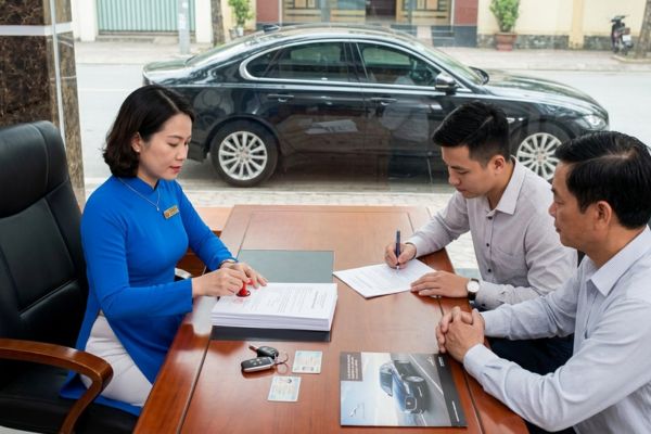 Công chứng hợp đồng mua bán xe sang Jaguar