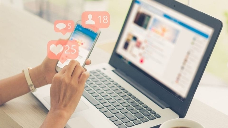 đăng hình người khác