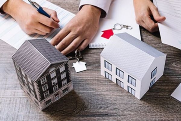 Cho con tài sản khi còn sống hay để lại di chúc? Lựa chọn nào ít rủi ro pháp lý hơn?