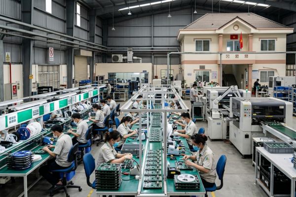Bán nhà xưởng lắp ráp điện tử: Pháp lý và công nghệ