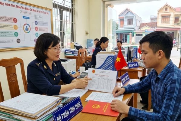 Mua đất bị chênh giá so với bảng giá nhà nước: Thuế tính thế nào?
