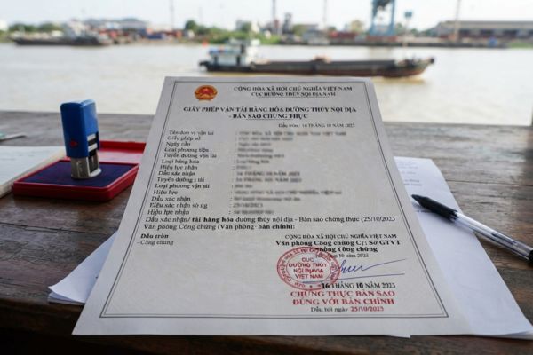 Chứng thực bản sao Giấy phép vận tải hàng hóa đường thủy nội địa