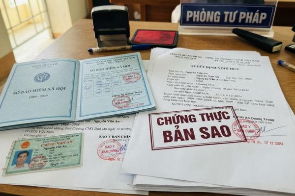 Chứng thực bản sao Quyết định nghỉ hưu, Sổ bảo hiểm xã hội