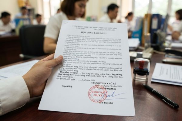 Vì sao dấu chứng thực chữ ký lại đóng ở cuối văn bản?