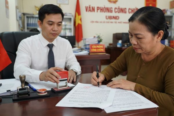 Chứng thực chữ ký trên đơn xin từ chối tham gia tố tụng của người có quyền lợi liên quan