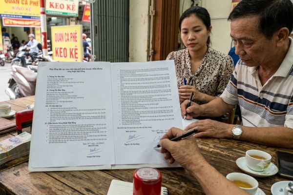 Hợp đồng đặt cọc mua nhà mặt phố kinh doanh: Điều khoản ràng buộc mặt bằng